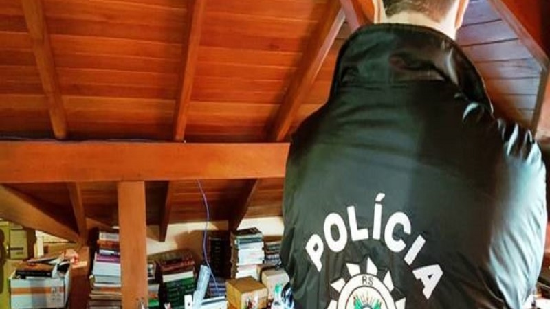 Com o apoio das polícias dos estados de São Paulo, Santa Catarina e Goiás, foram cumpridas 15 ordens judiciais