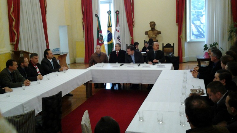 Reuni&atilde;o na Prefeitura de Bento Gol&ccedil;alves
