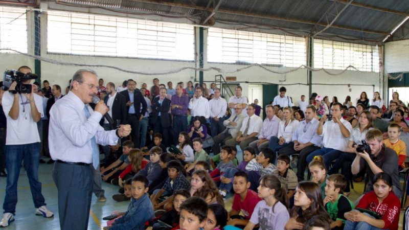 Governador Tarso Genro visita à Escola Municipal de Ensino Fundamental Otelo Rosa
