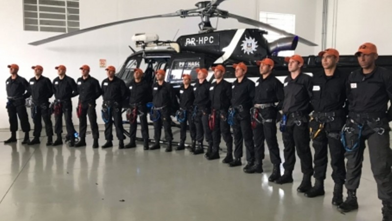 Cerimônia marcou a formatura da primeira mulher apta para exercer a função.