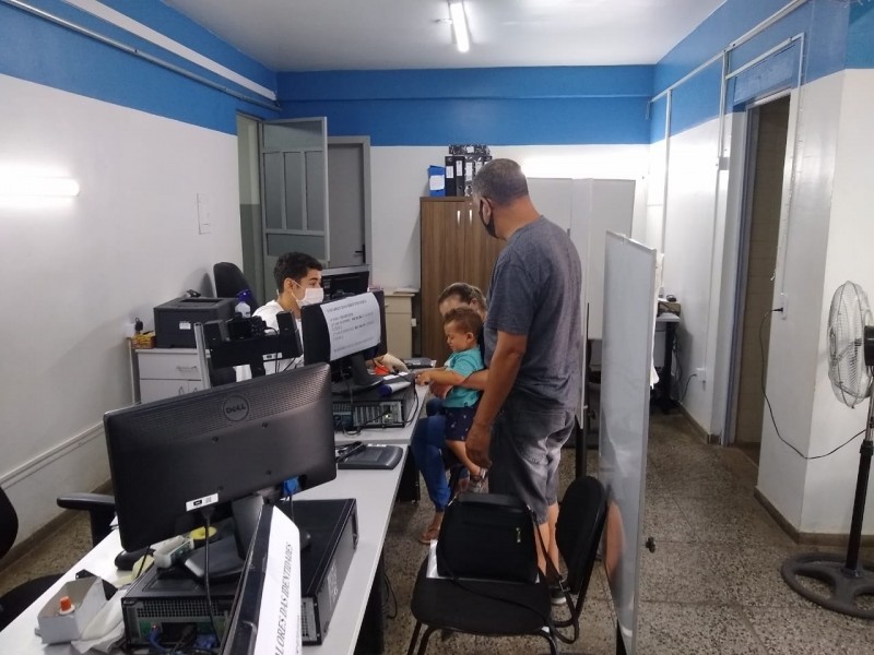 IGP inaugura equipamento digitalizado para confecção de carteiras de  identidade em Três Coroas - Secretaria da Segurança Pública