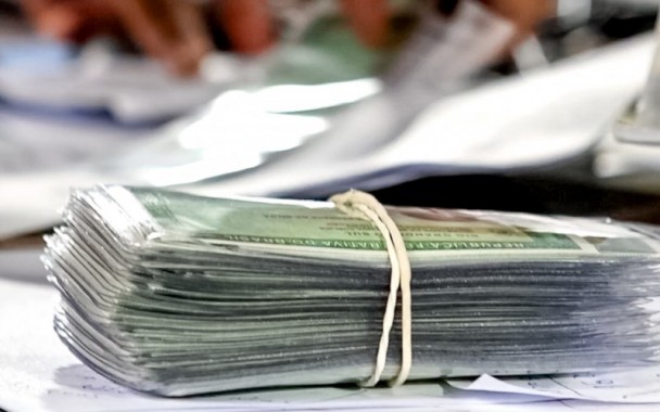 A foto mostra os documentos emitdos pelo IGP