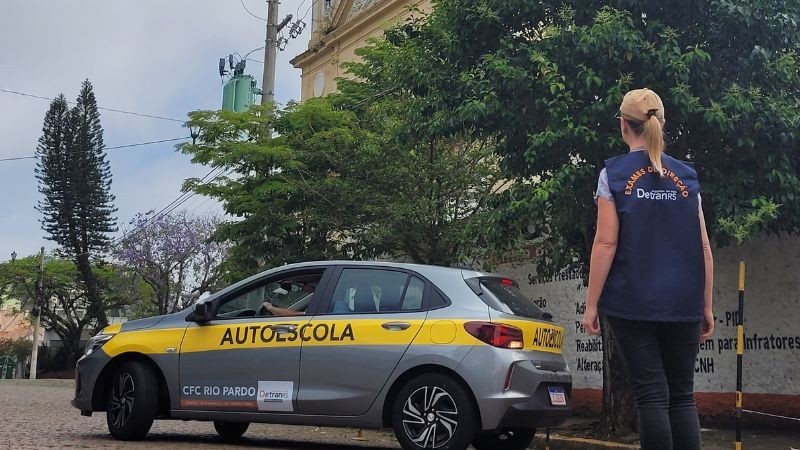 A foto mostra uma prova prática do DetranRS
