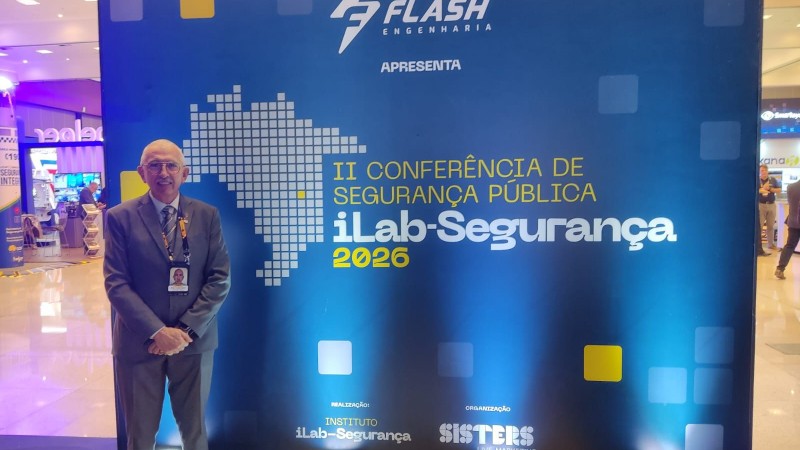 Na imagem o diretor do Detran no local da Confer&ecirc;ncia