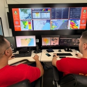 Imagem no Centro de Controle Operacional de Bombeiros