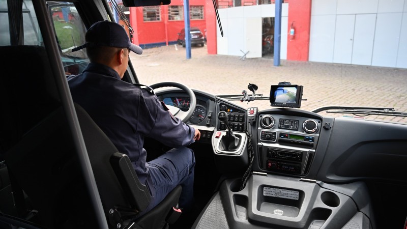 Na imagem, interior de ve&iacute;culo dos bombeiros