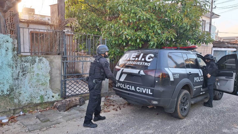 Na imagem, policiais na opera&ccedil;&atilde;o Juros de Chumbo
