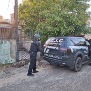 Na imagem, policiais na opera&ccedil;&atilde;o Juros de Chumbo